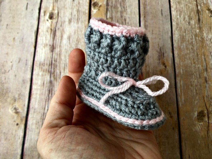 Free Crochet Pattern - Spring Baby Booties