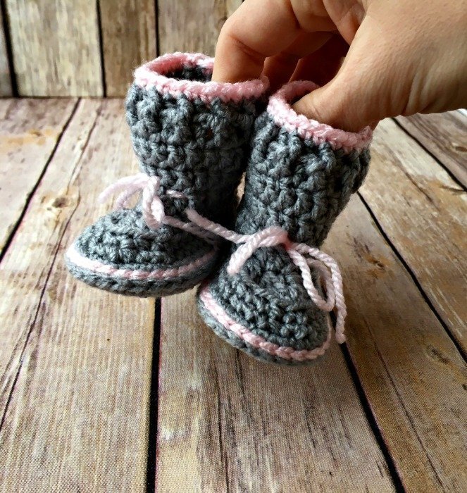 Free Crochet Pattern - Spring Baby Booties