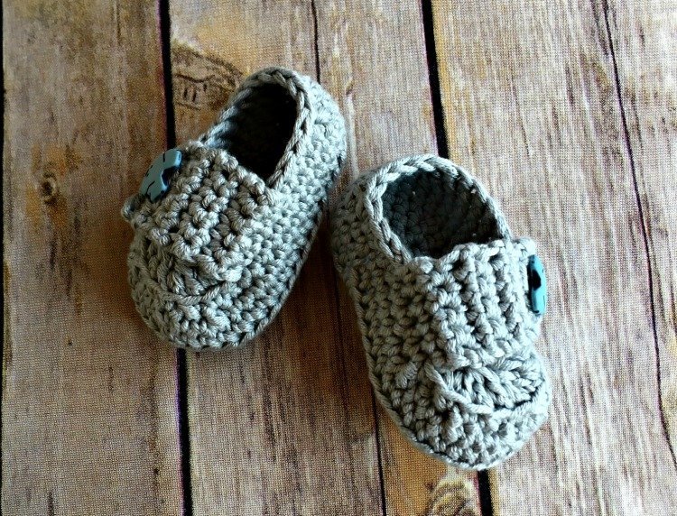 Baby Button Loafers - Free Crochet Pattern - love. life. yarn.