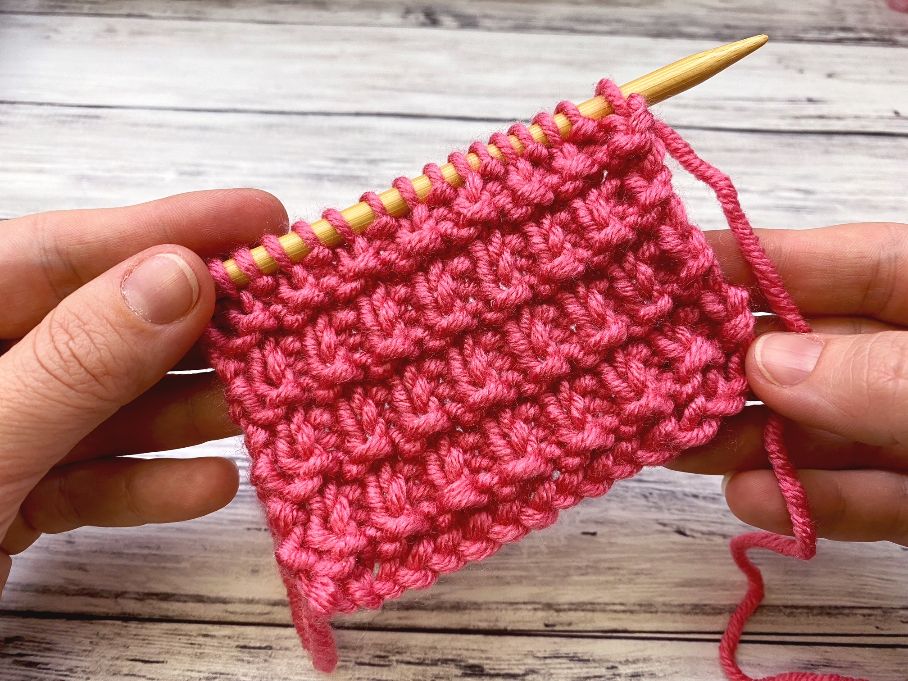 Broken Rib stitch: A one-row repeat knitting pattern, identical on