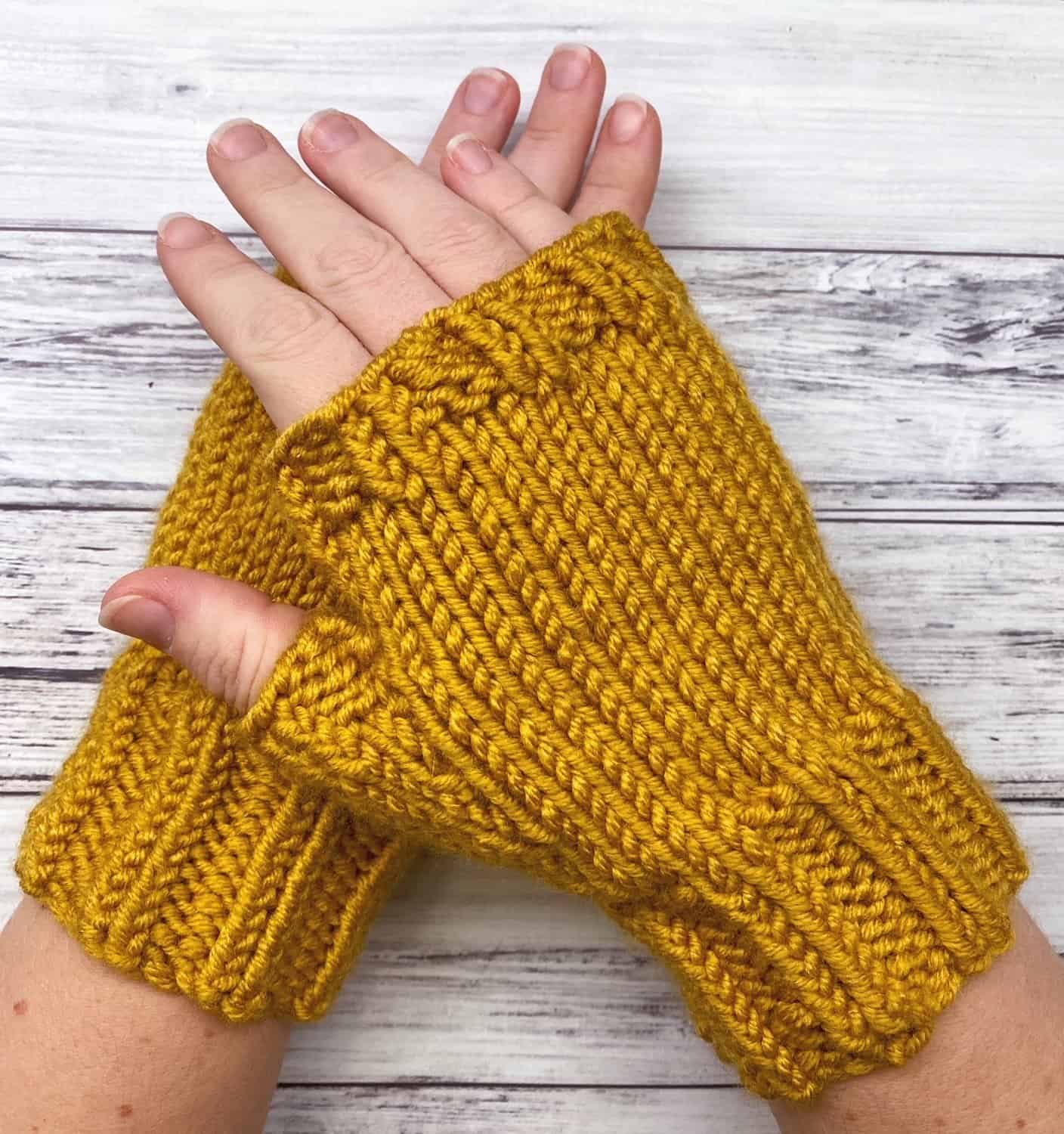 Chunky knit deals fingerless gloves pattern