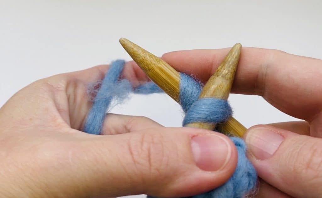 knit stitch step 2