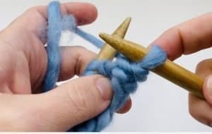 How to Tie a Knitting Slip Knot (3 Ways!) - love. life. yarn.
