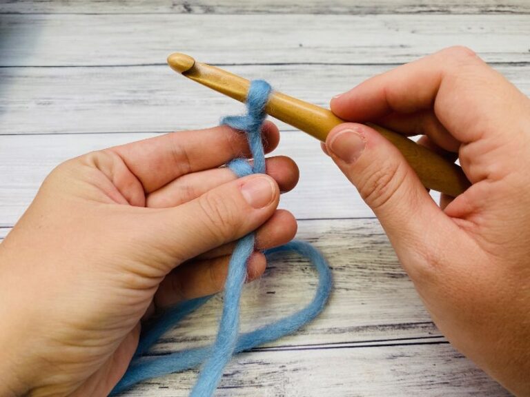 How to Tie a Slip Knot in Crochet (3 Ways!) love. life. yarn.