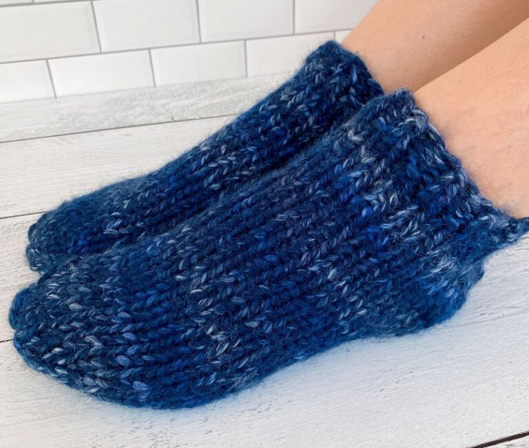 Simple Sock Knitting Pattern (Super Bulky) love. life. yarn.